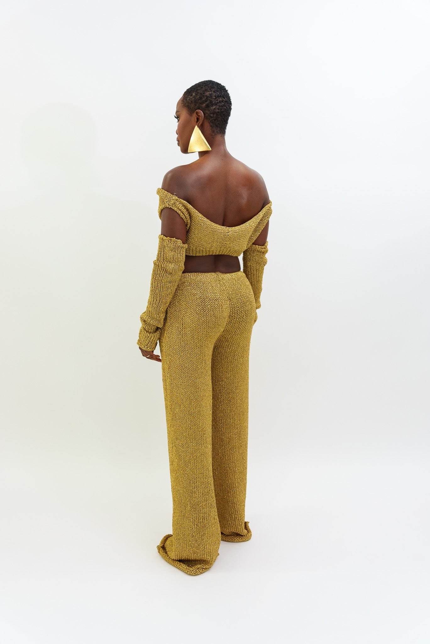 Off the shoulder lurex knited top